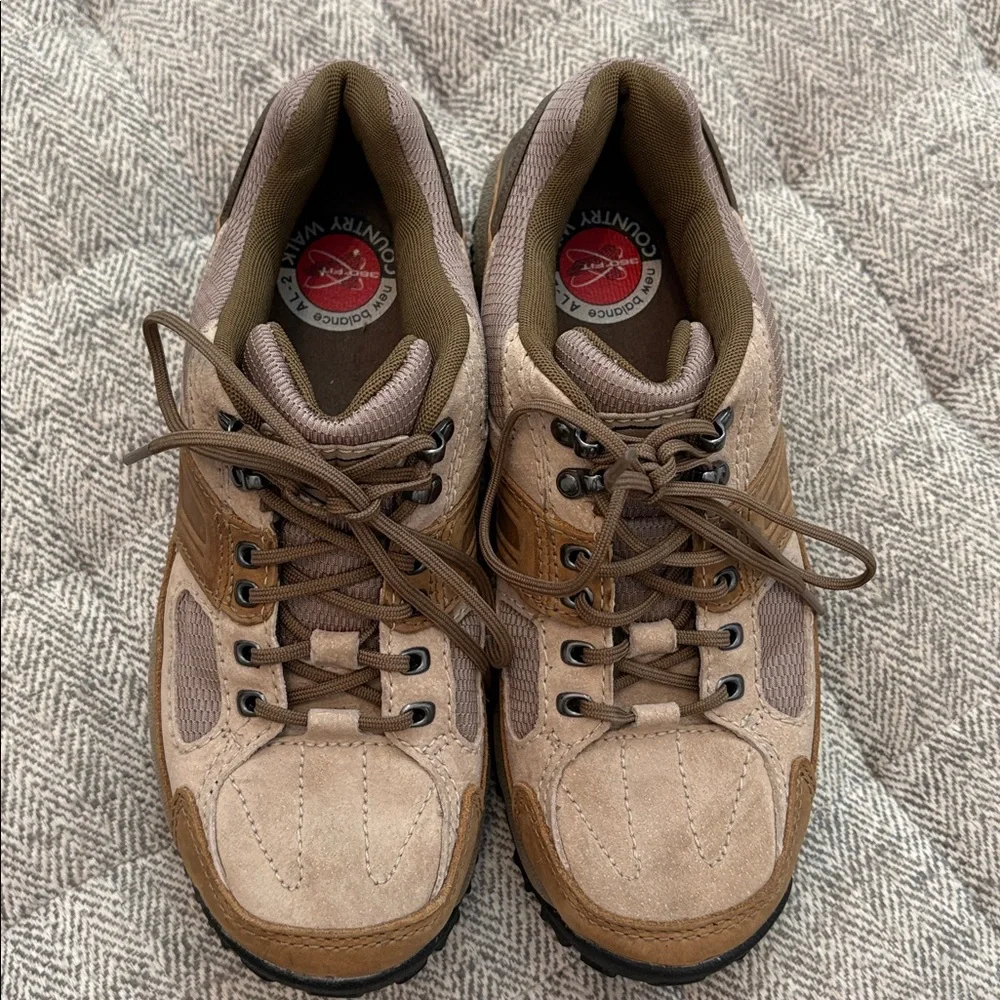 New Balance Country Walk 748 size 8.5